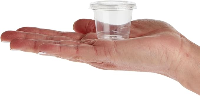 Juvale Disposable 1 Oz Portion Cups with Lids for Parties and Events In Bulk, Small Containers for Sample Tasting, Party Shots, Condiments, Sauces, Communion - Clear - 500-Pack
