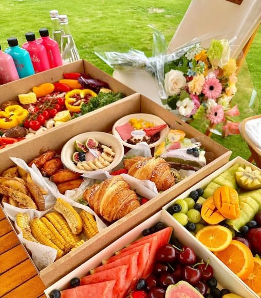 10PK 10-Grid Snack Bowls Heavy Duty, Kraft Paper Serving Window Tray Box 15.5x9x2in, Oil-proof Pastry Box for Outdoor Picnic Box Party Takeout Container