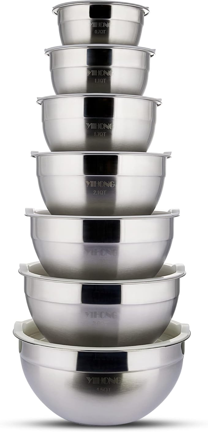 YIHONG 7 Piece Metal Mixing Bowls with Lids for Kitchen, Stainless Steel Set Ideal for Baking, Prepping, Cooking and Serving Food, Nesting Design for Space Saving Storage(White)