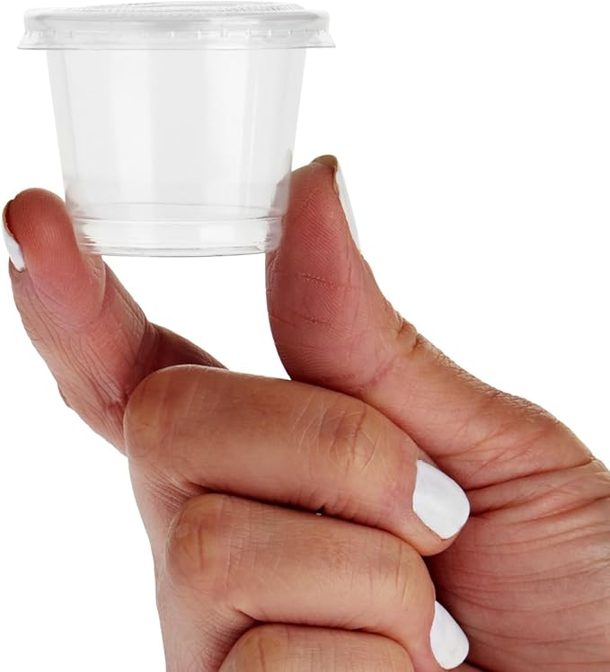Juvale Disposable 1 Oz Portion Cups with Lids for Parties and Events In Bulk, Small Containers for Sample Tasting, Party Shots, Condiments, Sauces, Communion - Clear - 500-Pack