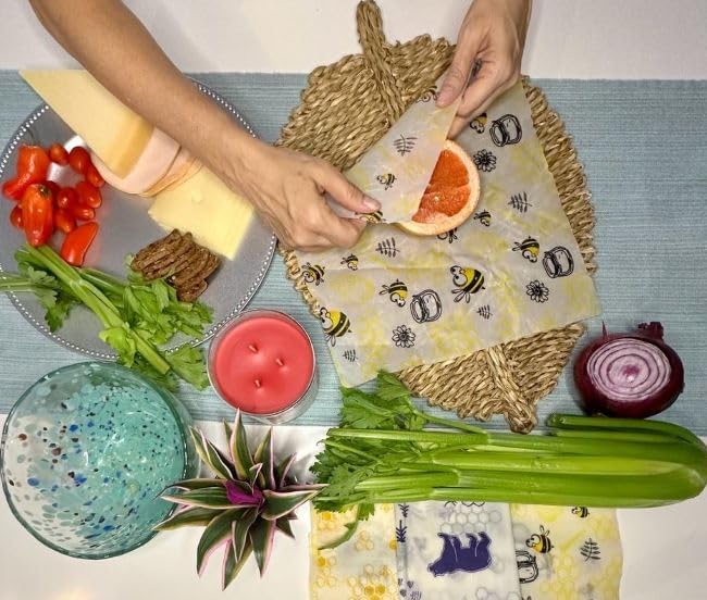 PURE & SUSTAINABLE COMPANY Beeswax Food Wraps – 3-Pack Reusable Organic Cotton Wraps – Eco-Friendly, Plastic-Free, Washable Food Storage (8x8, 11x11, 14x14) – Cute Bee Pattern