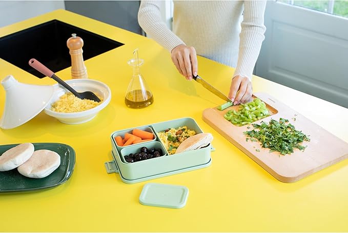 Brabantia Make & Take Bento Lunch Box (Jade Green) 2 Compartments & Lidded Pot, Lift-Out Tray Divider, BPA-Free, Airtight Snap Locks, Microwave & Freezer Safe, Travel Meal Prep Container