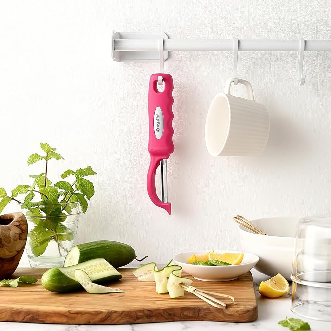 Spring Chef Premium Swivel Vegetable Peeler, Pink & Stainless Steel Magnetic Measuring Cups, Set of 7, Black - 2 Product Bundle