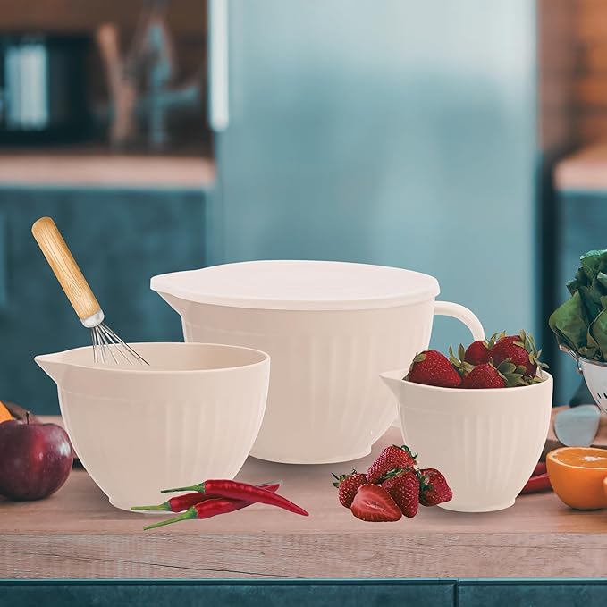 Oggi Set of 3 Mixing Bowls with Pour Spout - Nested Plastic Bowls for Kitchen, Durable Mixing Bowls with Lids Set, BPA-Free Plastic Bowls with Lids - 0.5, 1, 2 Qt