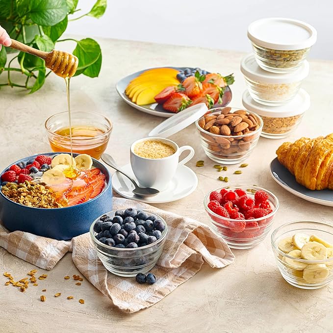 16pc Set of Small Glass Bowls with Airtight Lids - 8oz Stackable Custard Cups - 8 Clear Mise en Place Food Prep Bouillon Cups & Mixing Bowls + 8 Lids for Sauces Dips, Nuts Oats, Candy Dessert, Cereal.