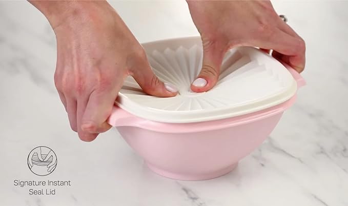 Tupperware Heritage Collection 17.25 Cup Bowl with Starburst Lid, Light Blue Vintage Color, Dishwasher Safe and BPA Free (4.1 L)