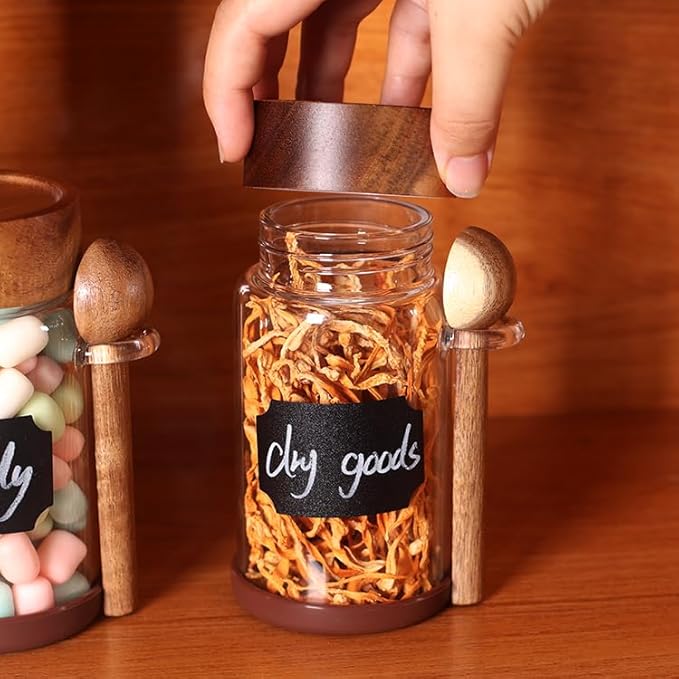 SAIOOL High Bprosilicate Glass 4 Pack Spice Jars with Label and Spoons,Overnight Oats Containers with Acacia Airtight Lids,Glass Food Storage Jars, Coffee Bar (Acacia 8 OZ*4)