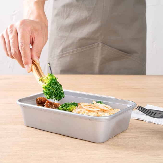 Restaurantware Futura 17 Ounce Meal Prep Containers With Lids 100 Microwavable To Go Containers - Disposable For Packaging Lunches or Take Out Orders Silver Plastic Food Containers With Lids