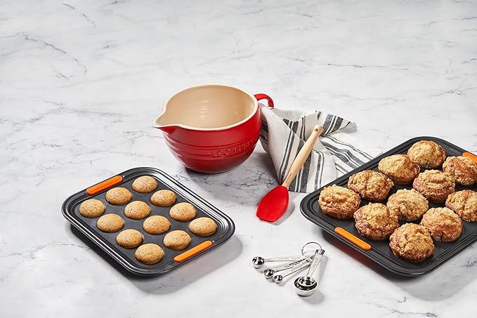 Le Creuset Stoneware Signature Batter Bowl, 3.2qt., Oyster