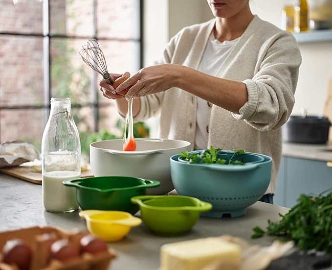 Joseph Joseph Duo 6-Piece Compact Food Preparation Set with Mixing Bowls, Measuring Cups and Colander, Multicolour