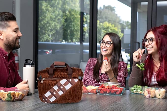 PICNIC TIME Star Wars Chewbacca On The Go Lunch Bag Cooler, Soft Cooler Lunch Box, Insulated Lunch Bag, (Brown)