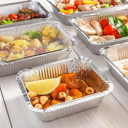 1LB Takeout Aluminum Pans with Clear Plastic Lids（100PACK）, Foil Pans - to Go Food Containers，Recyclable Aluminum Foil with Strong Seal for Freshness & Spill Resistance- 5.5"x 4.5"x 1.57"