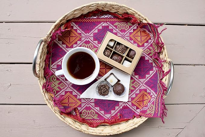 Treat boxes with window and dividers | 6 X-SMALL compartments | 5 x 3.5 x 1.57 in | Empty candy boxes for gift giving, truffle box - perfect for Valentine's Day | 20-pack (Kraft)